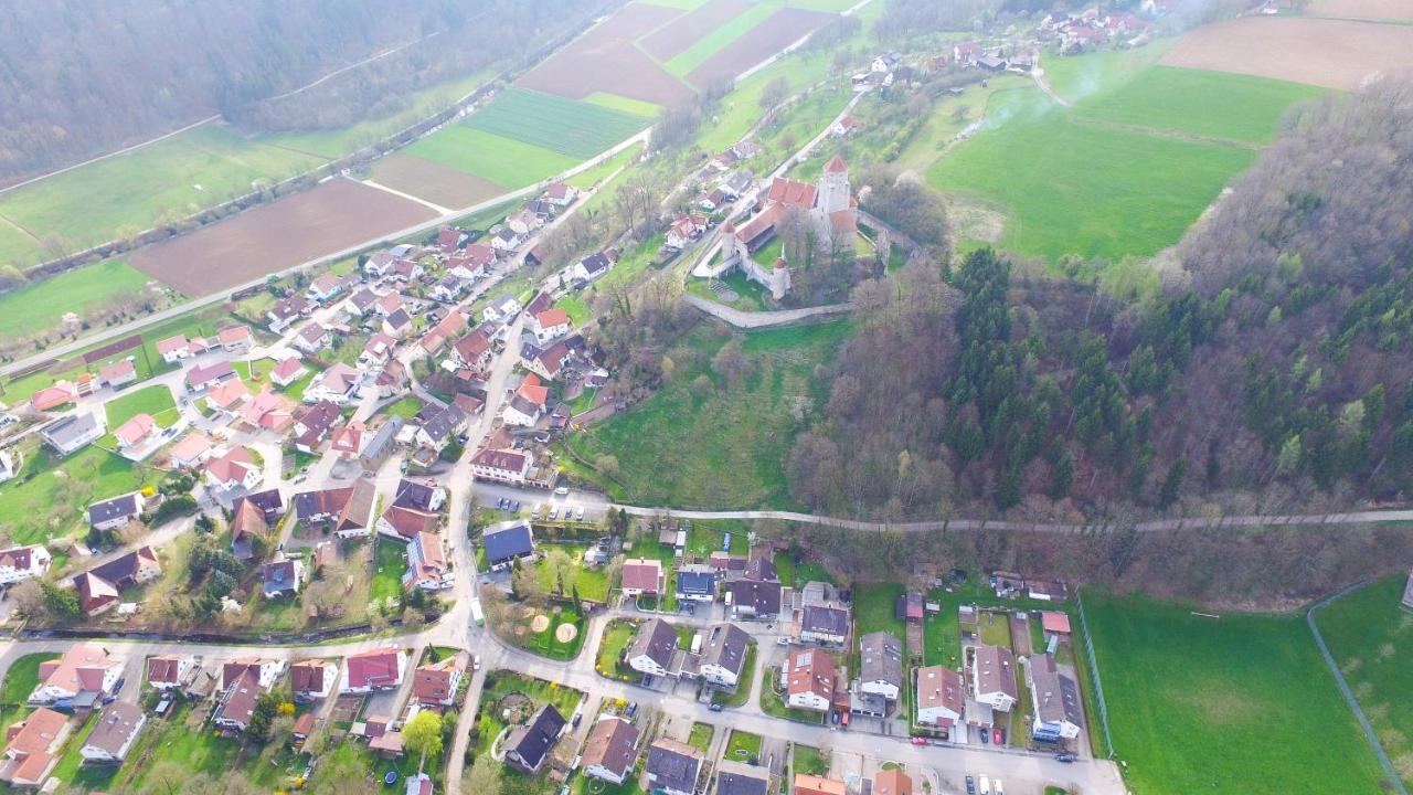 Huttlingen Landgasthof Falken المظهر الخارجي الصورة