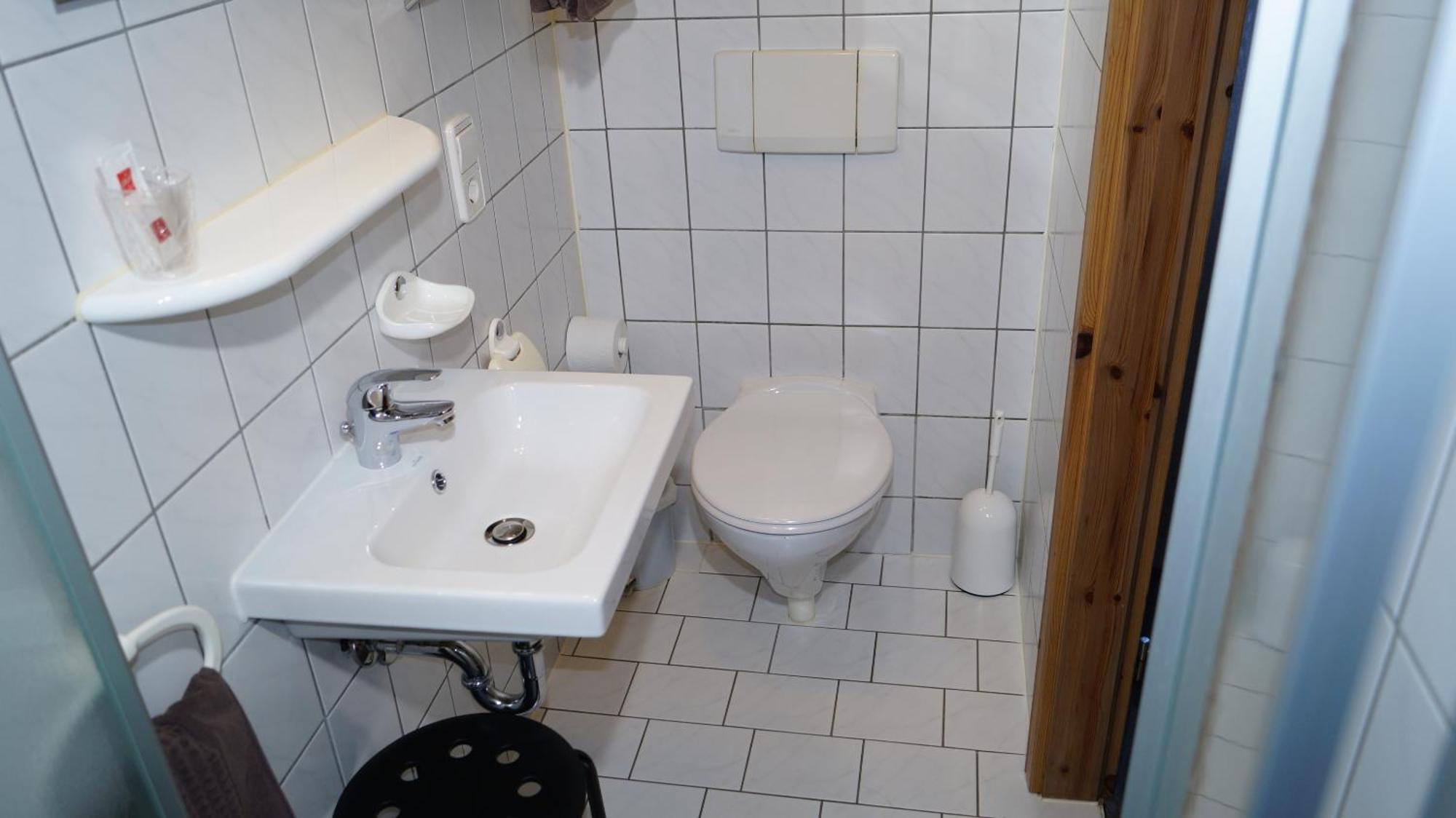 Huttlingen Landgasthof Falken الغرفة الصورة
