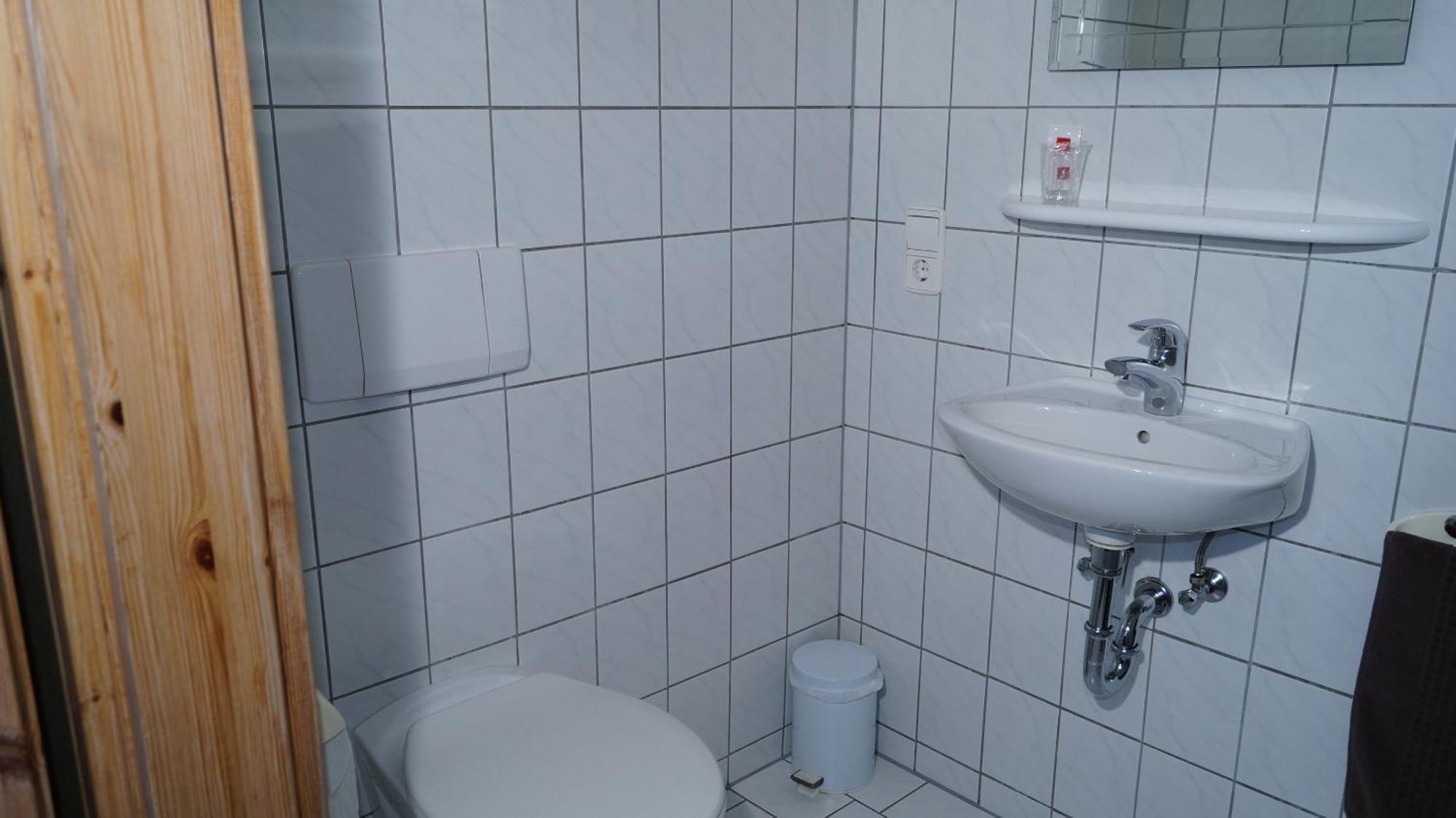 Huttlingen Landgasthof Falken الغرفة الصورة