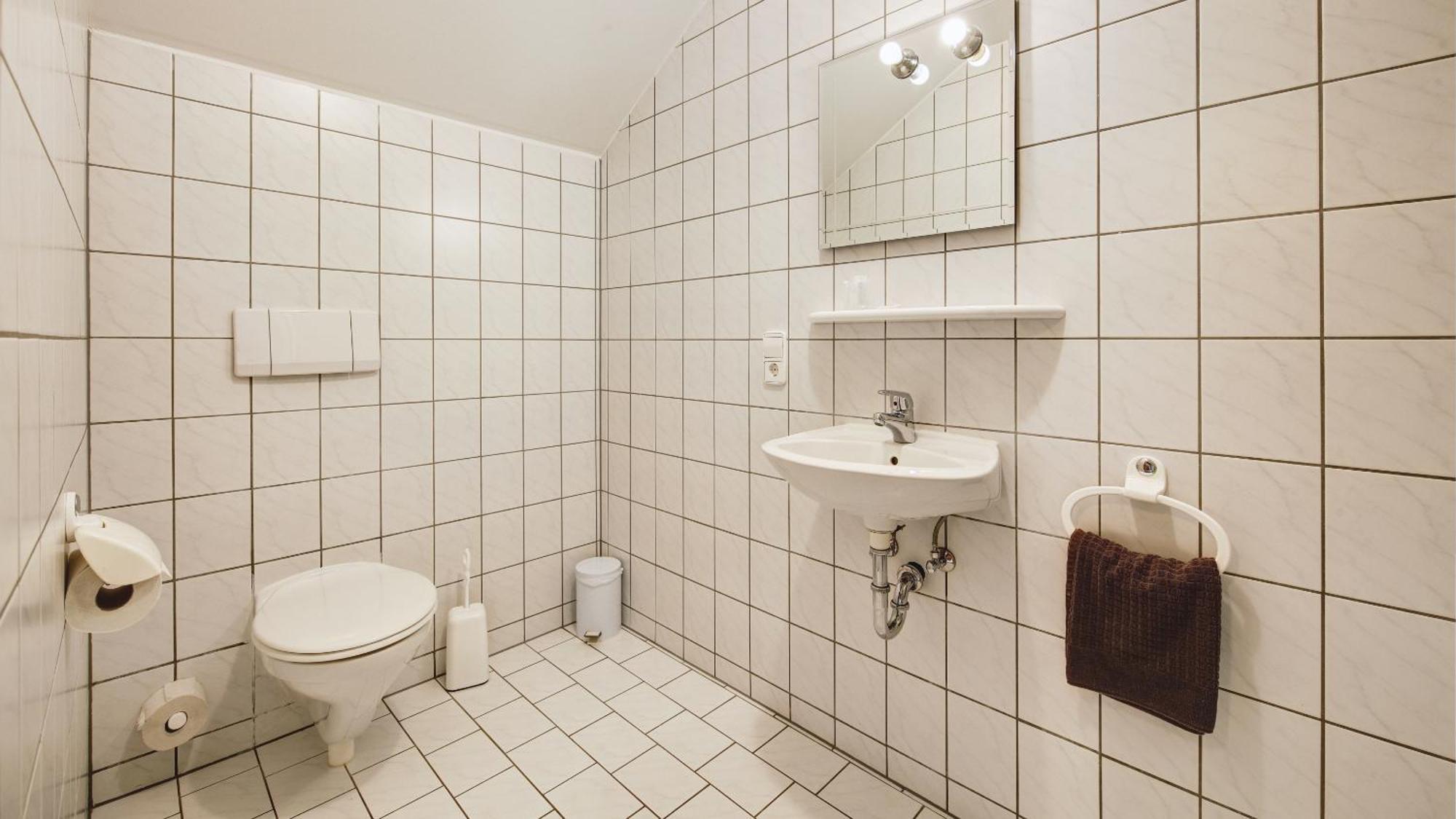 Huttlingen Landgasthof Falken الغرفة الصورة
